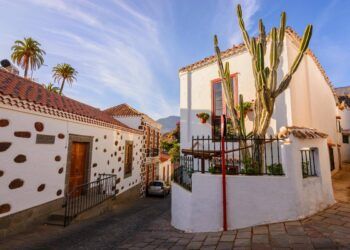 A Colorful Two-Day Journey in Santa Lucia